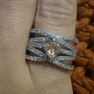 Elegant Silver and Gold Women's Ring
